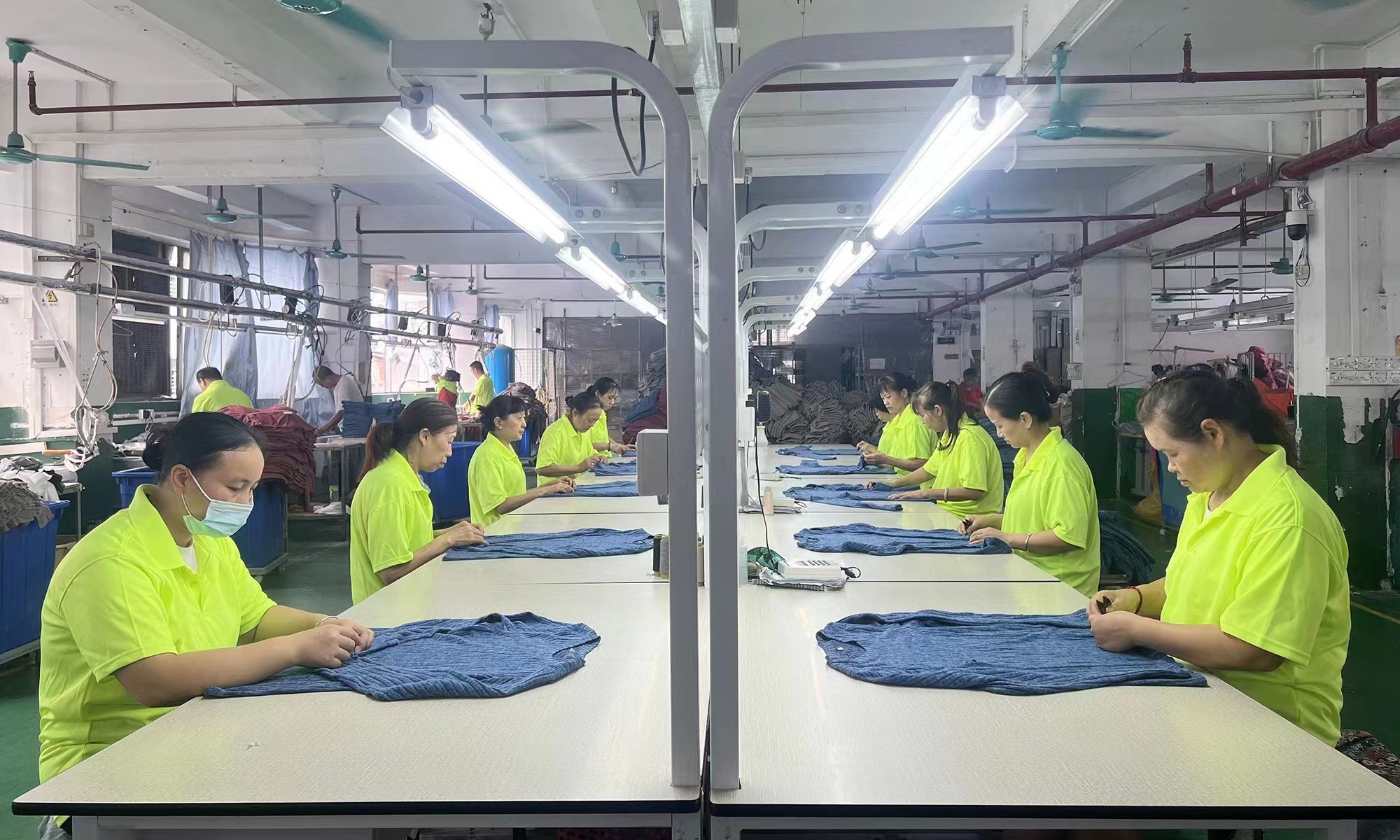 Guangzhou Vinas clothing technology Co., LTD ligne de production en usine