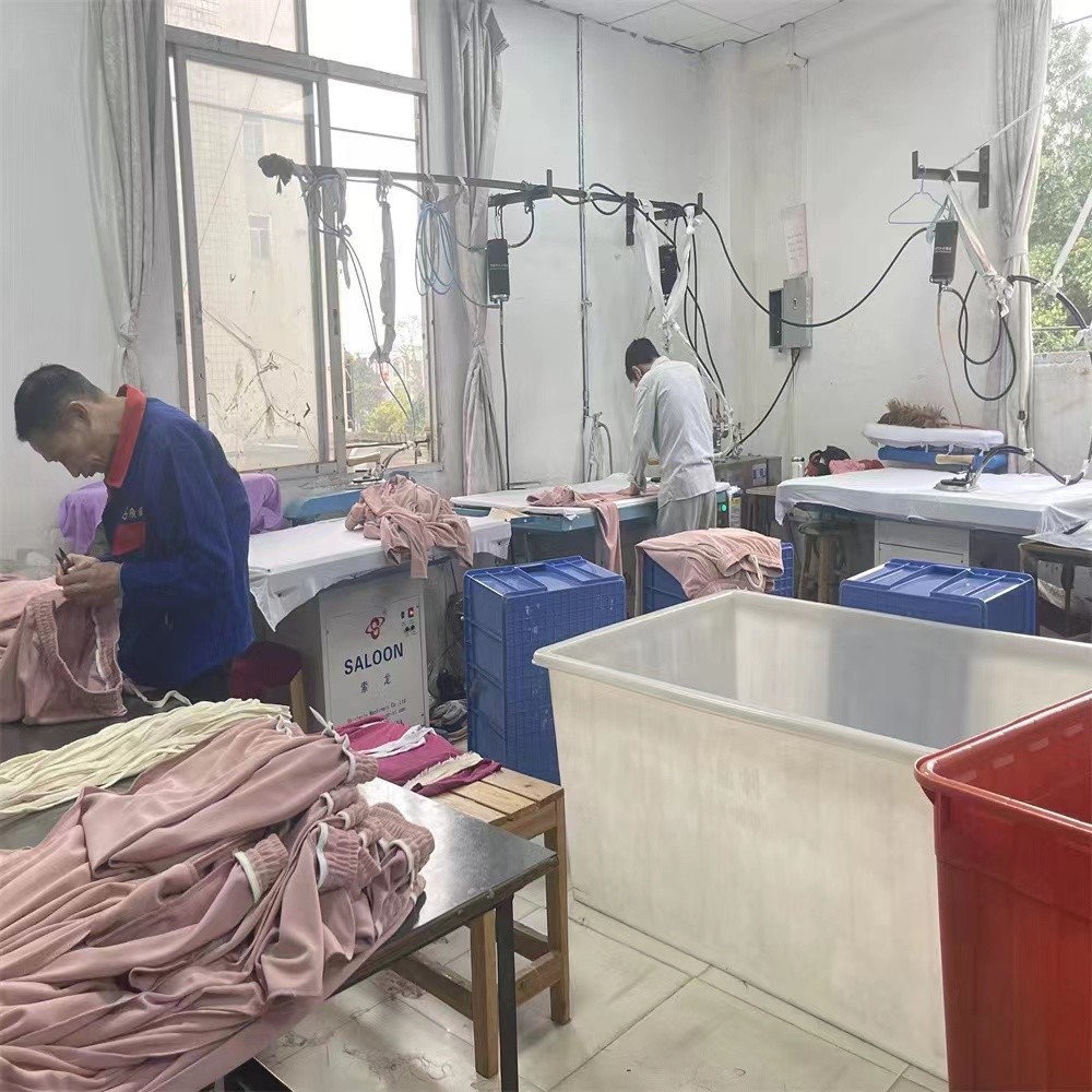 Guangzhou Vinas clothing technology Co., LTD ligne de production en usine