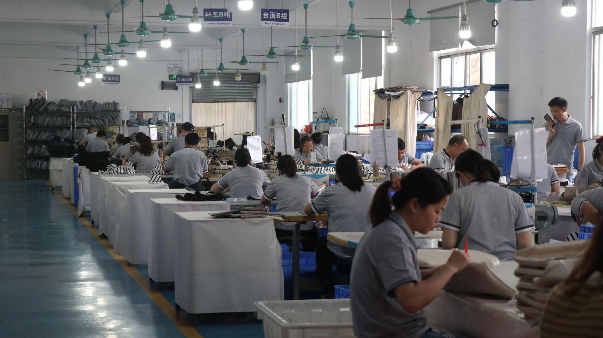 Guangzhou Vinas clothing technology Co., LTD ligne de production en usine