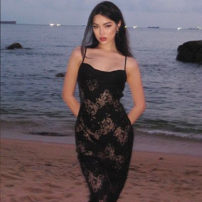 Une robe sexy avec une chemise irrésistible
