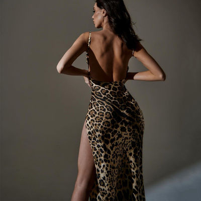 Imprimez une robe sexy à boutons Slim Fit Slit sans dos sans bretelles Une robe sexy