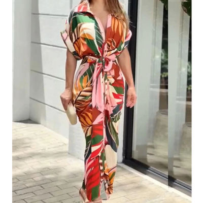 Avec une manche courte, imprimé sur des fleurs, une robe de mode, une robe confortable, décontractée, sexy, mince.