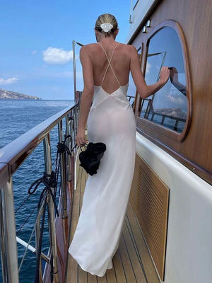 Vêtement de soirée sexy sans bretelles, sans dos, avec V-neck, petite robe de soirée.