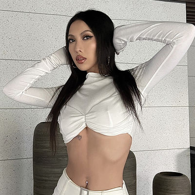 Une ligne de cou chemise sexy étroite manches longues couleur solide T-shirt en plis blanc