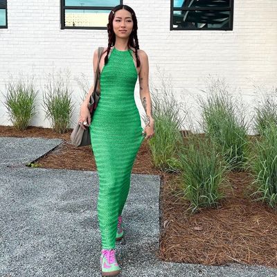 Couleur solide Robe tricotée mince élégante mince sexy respirante sans dos Robe en dentelle