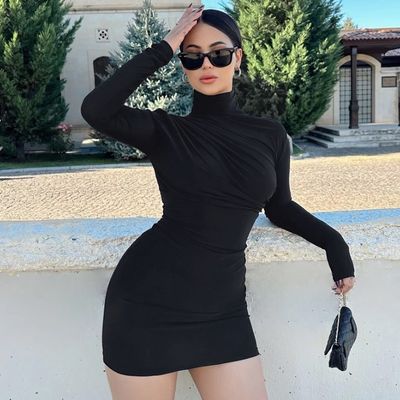 Élégante Robe à Tricot Mince Couleur Solide Plissé Slim Fit Sac Robe à Hanche Jupe Ronde Cou