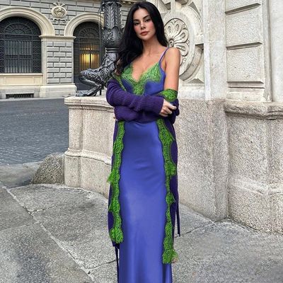 Une robe sexy et élégante en patchwork