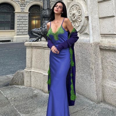 Une robe sexy et élégante en patchwork