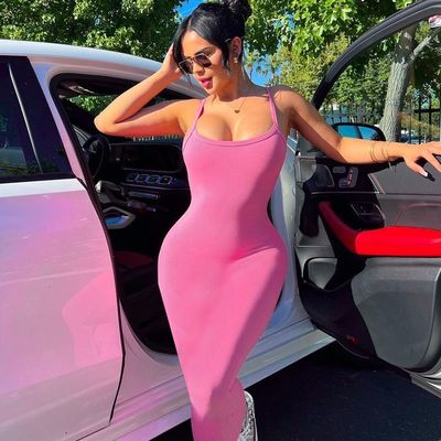 Printemps été nouvelle mode sexy sans dos mince couleur solide Halter robe peut être personnalisée dans n'importe quelle couleur