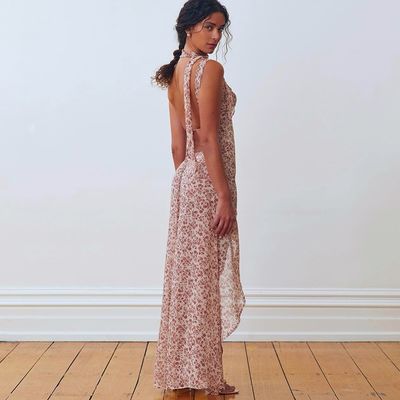 Une nouvelle chemise à manches féminine, florale, sexy, sans dos, avec des lacets.