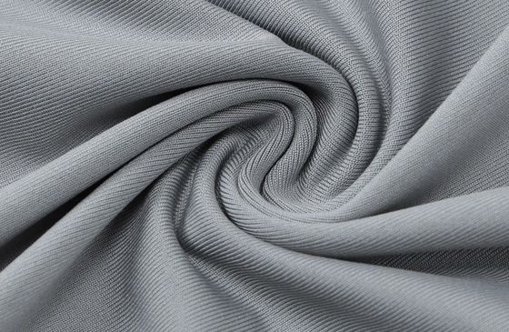 Une nouvelle mode, une robe sexy sans dos, mince, sur mesure.