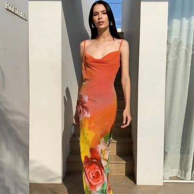 Une nouvelle mode, une robe sexy sans dos, imprimée sur mesure.