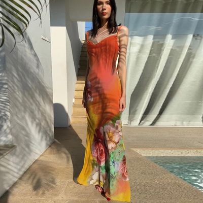 Une nouvelle mode, une robe sexy sans dos, imprimée sur mesure.