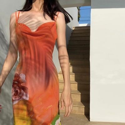 Une nouvelle mode, une robe sexy sans dos, imprimée sur mesure.