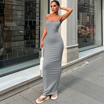 Une nouvelle mode sexy sans dos couleur solide mince habillage à la corde