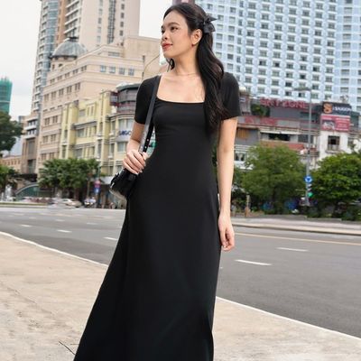 Photo de la rue de la mode Slim Couleur solide U - cou Robe à manches courtes