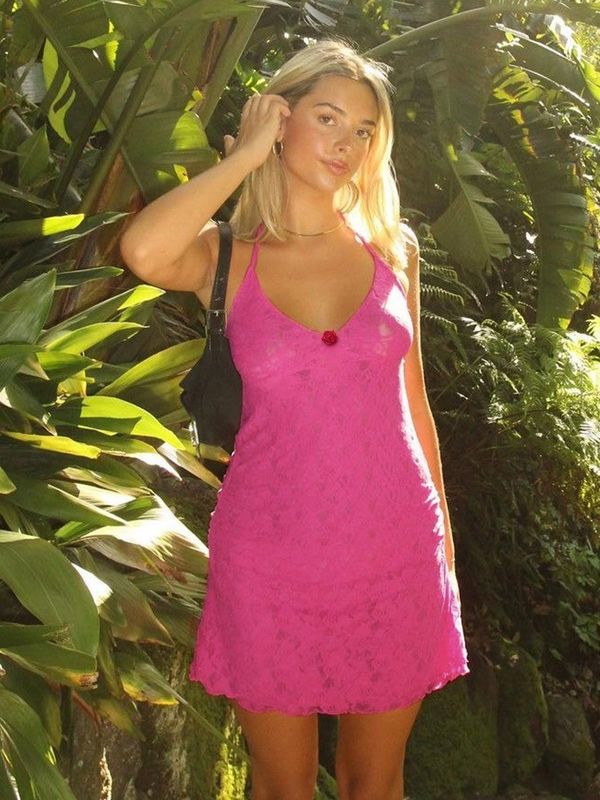 Une nouvelle mode sur mesure, sexy, mature, en dentelle, en dentelle, sac court, robe à courroie.