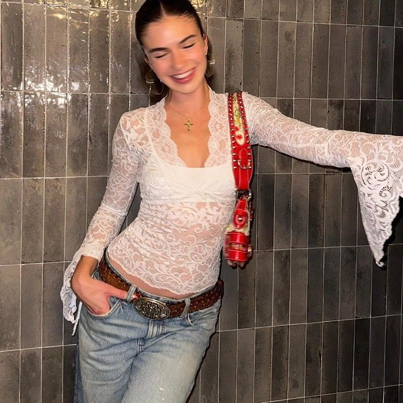 Nouveau sexy V profond, mince, tout à fait ajusté, courte taille, dentelle sur mesure, manche longue, haut de dentelle, style Spice Girl.